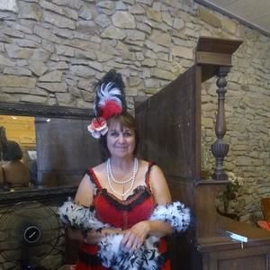 Meet your Posher, Debbie